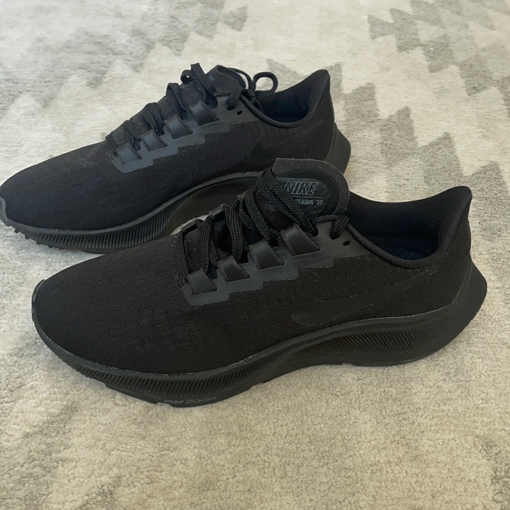 Youth 6 Nike Zoom Pegasus 37 Triple Black